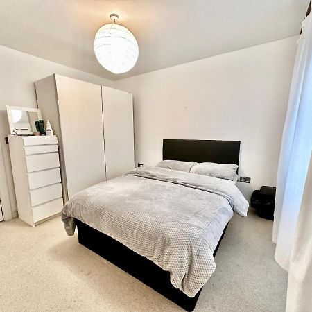 Cosy Canal View Apartment Cardiff Bay Exterior foto